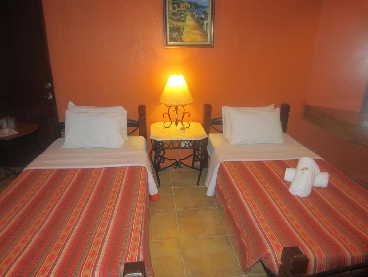 Palmas Del Mar Hotel Bacolod Buitenkant foto
