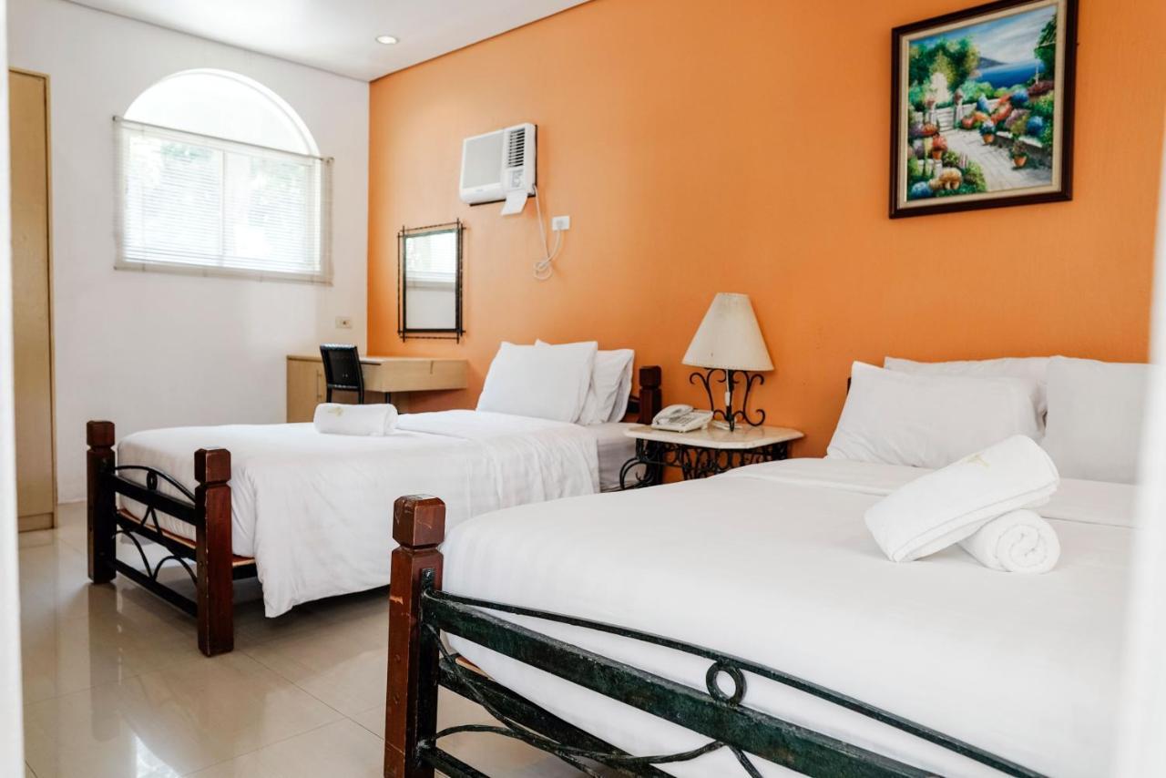 Palmas Del Mar Hotel Bacolod Buitenkant foto